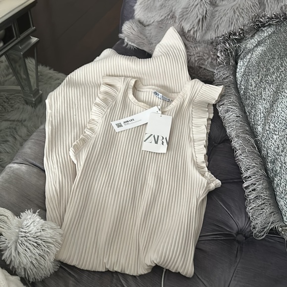 Zara Ruffled Ribbed Dress - Picture 7 of 9